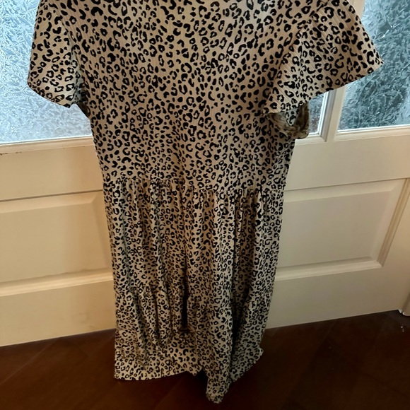 Jessica Simpson V Neck Animal Print Dress - Picture 3 of 3